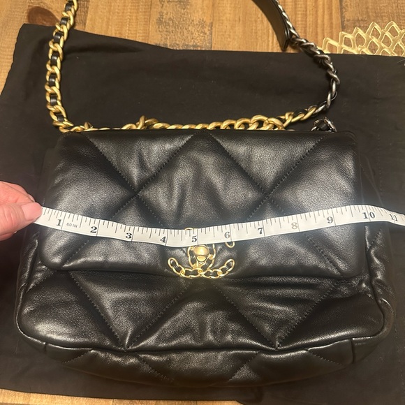 Chanel 19 handbag - Picture 10 of 15